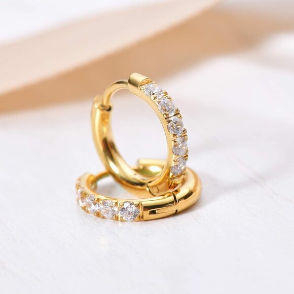 Elegant Small Huggie Hoop Earrings in 14k Gold - Hypoallergenic & Lightweight - Picture 3 of 7